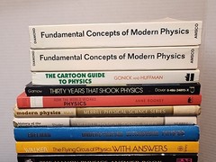 PHYSICS BOOK LOT OF 15 INCLUDES TEXTBOOKS & MORE!!! HC & TPB 1966 – 2019
